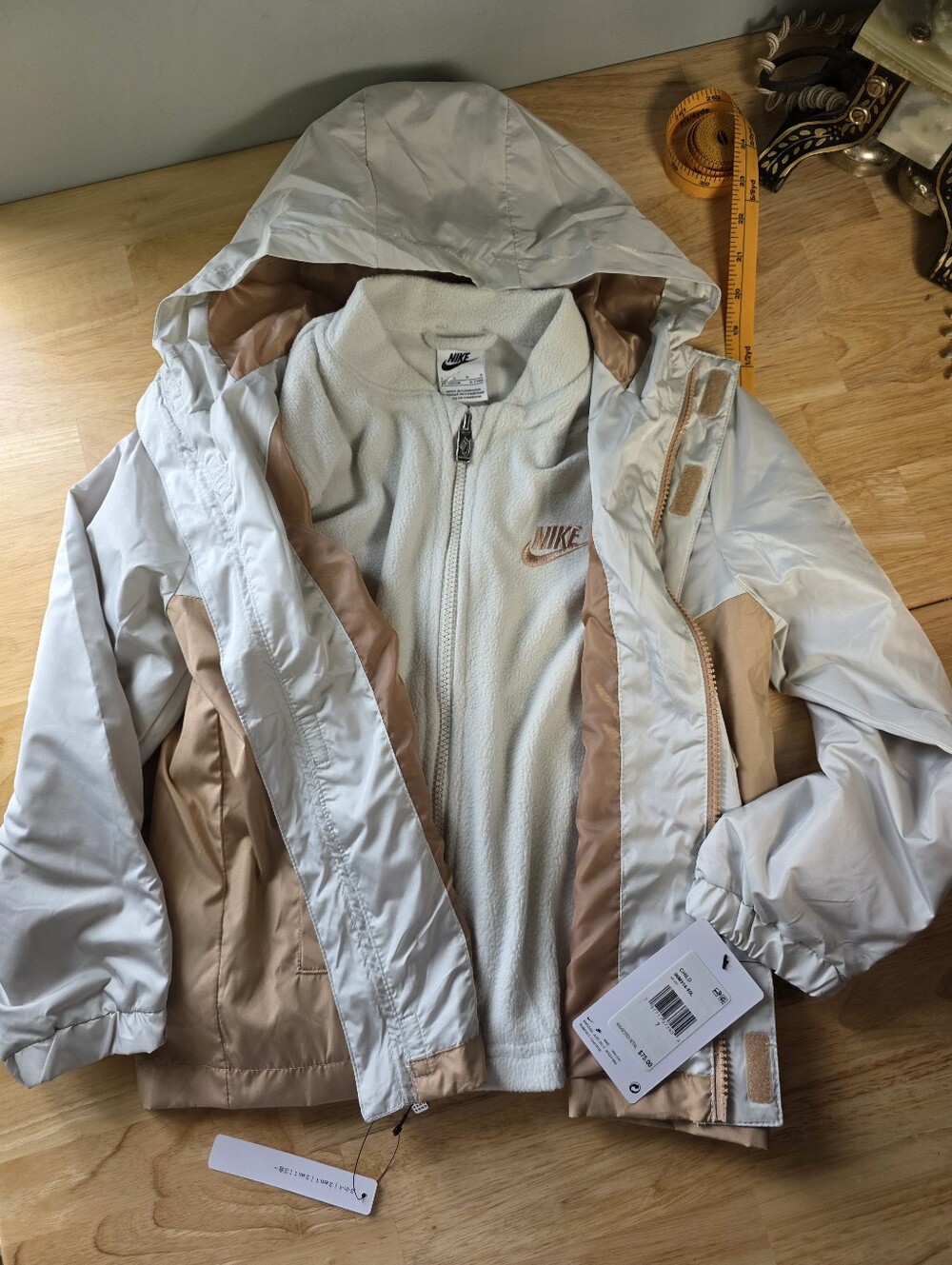 NWT Size 7 Nike White & Beige And Tan Double Coat